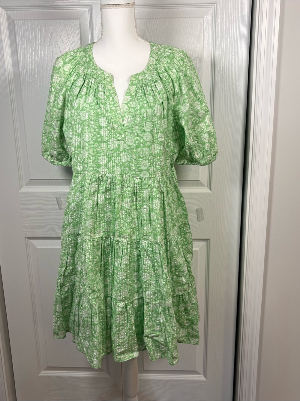 Crown & Ivy Green Floral Cotton Dress L Cottagecore Boho Tiered Puff Sleeve